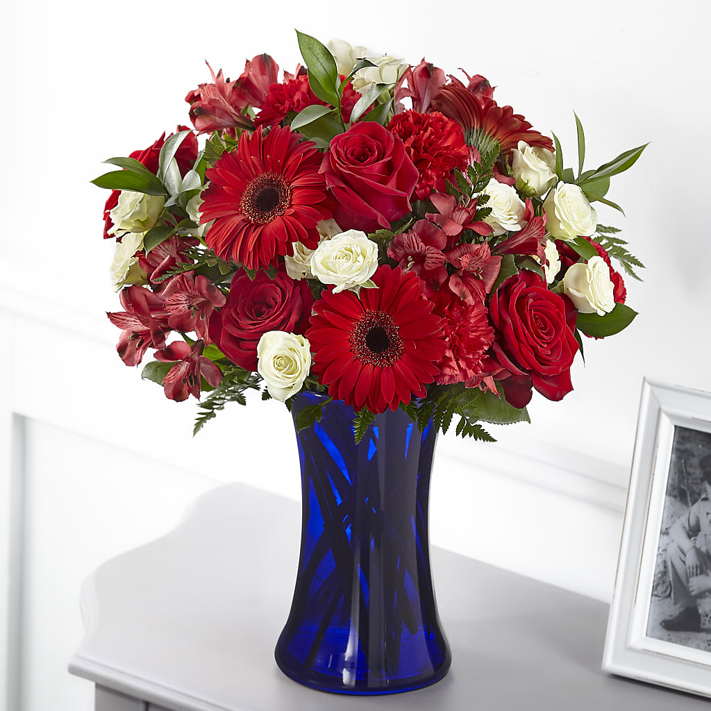 Hearts Embrace Bouquet – Olive Branch Flowers, Chittenango NY