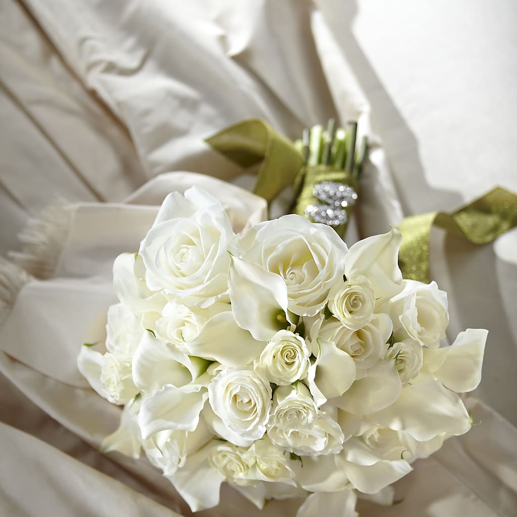 Serene Highness Bouquet – Olive Branch Flowers, Chittenango NY