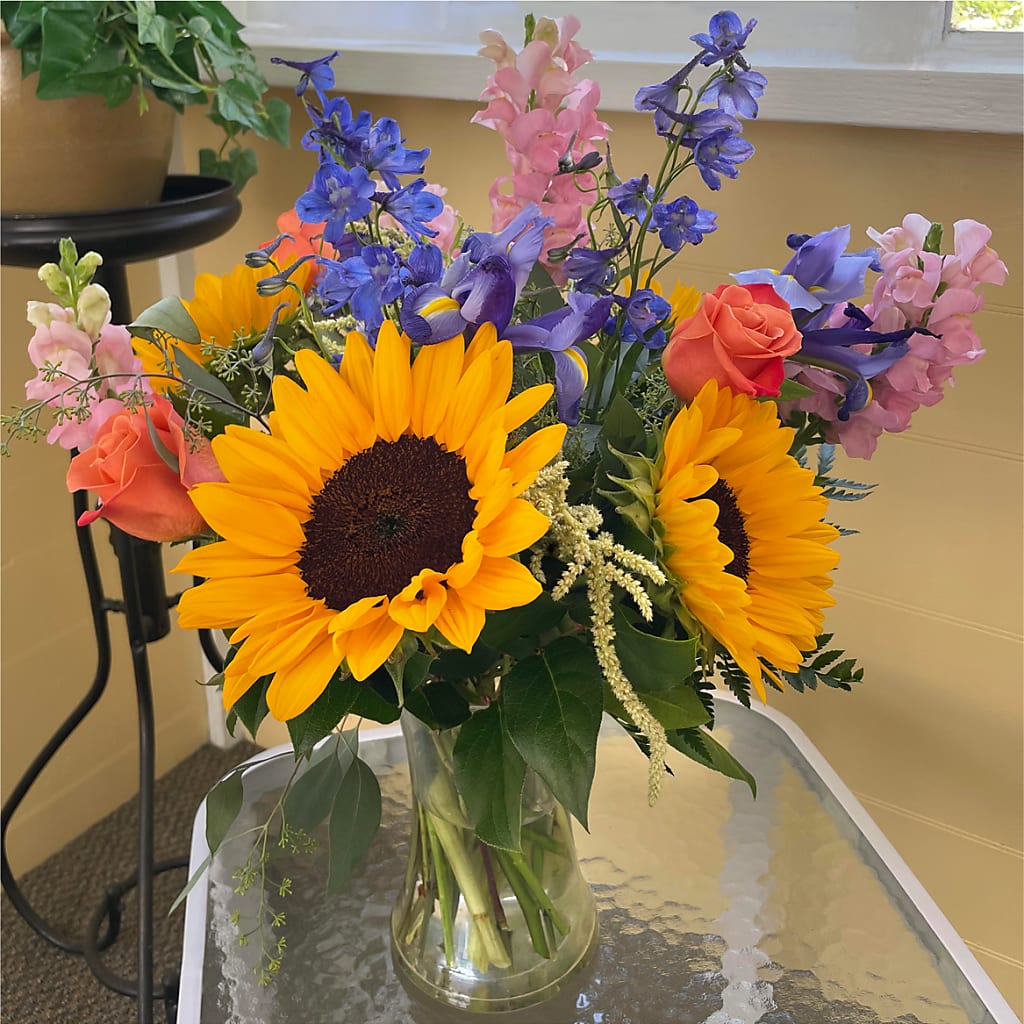 Rays of Life Bouquet –  Olive Branch Flowers, Chittenango NY