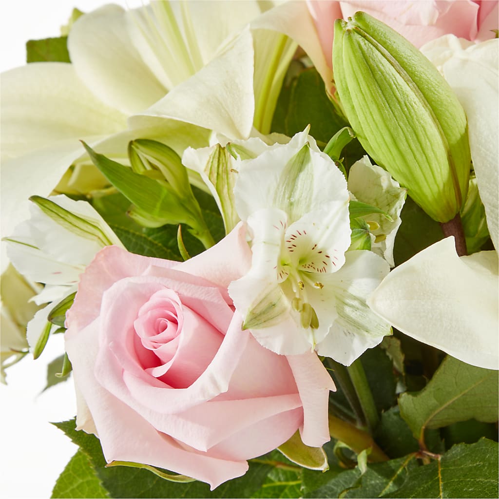 Kindhearted Bouquet –  Olive Branch Flowers, Chittenango NY
