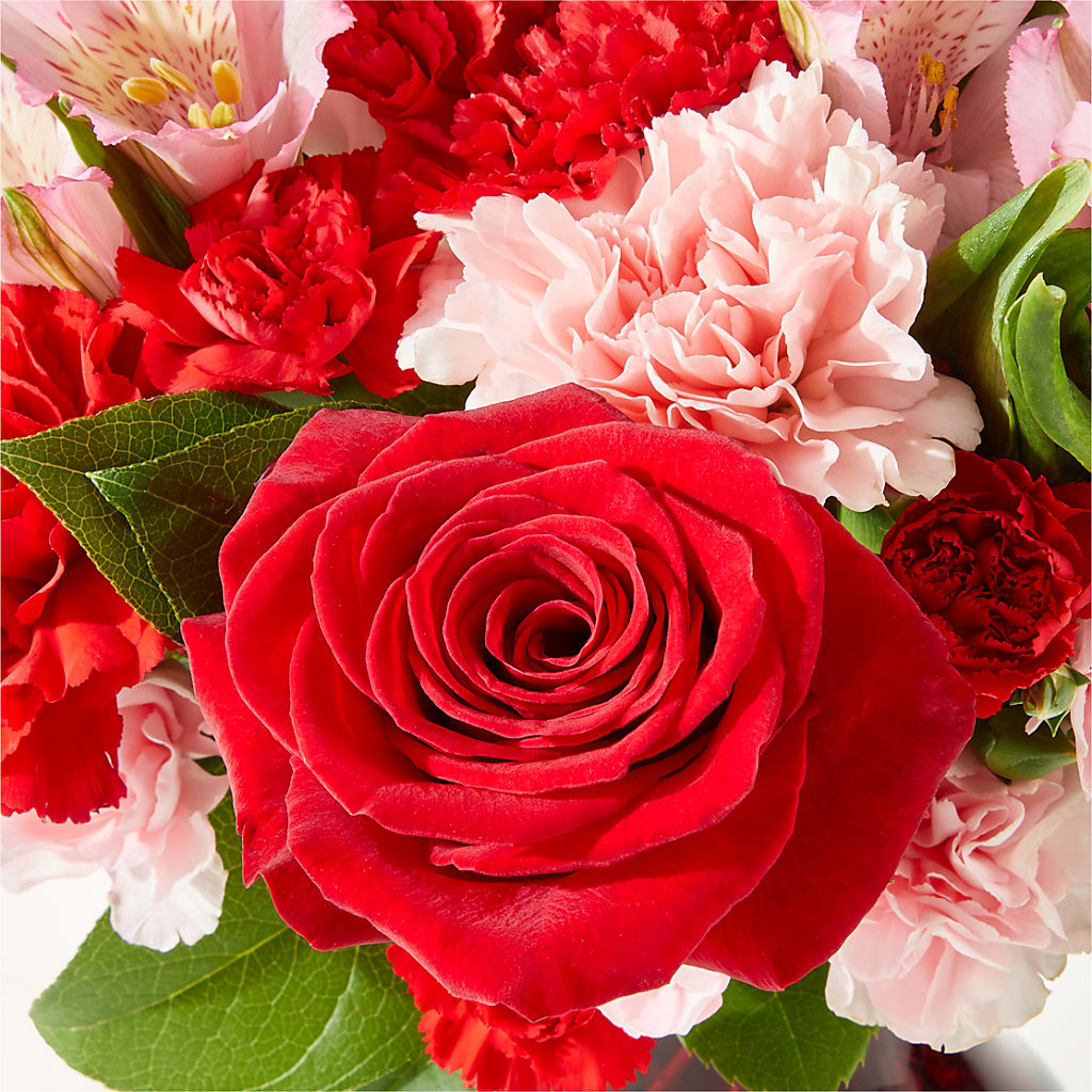 Candy Kisses Bouquet –  Olive Branch Flowers, Chittenango NY